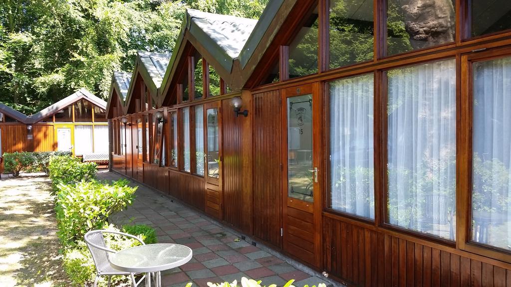 Motel Оостворне Екстериор снимка