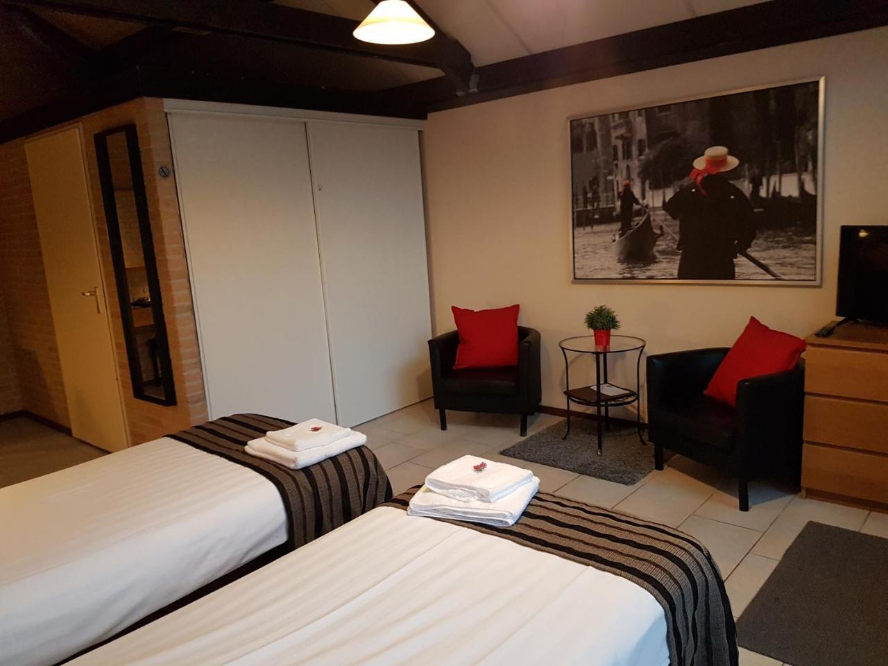 Motel Оостворне Екстериор снимка