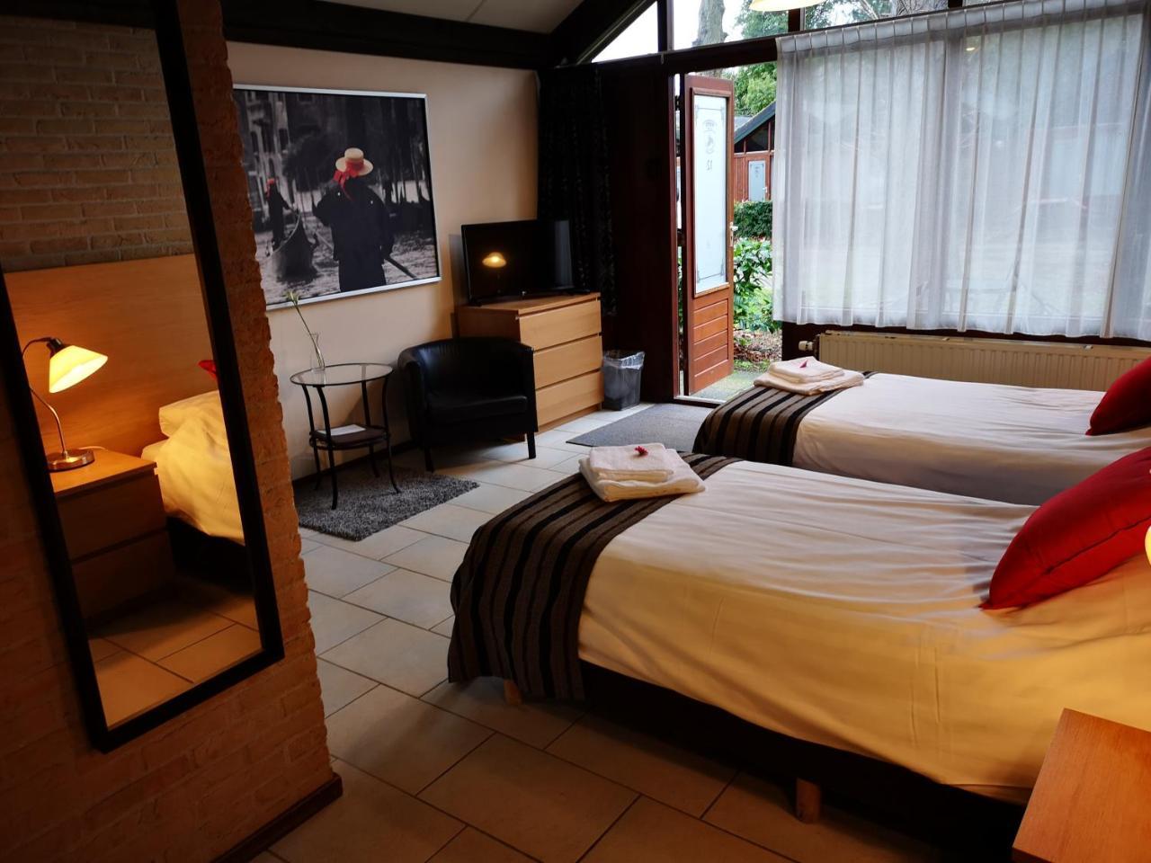 Motel Оостворне Екстериор снимка